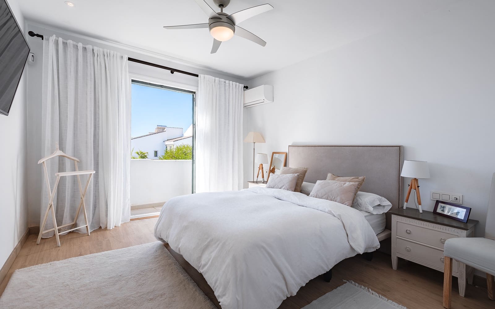 3 soveværelse Byhus til salg i San Pedro de Alcantara med swimmingpool garage - € 1.499.900 (Ref: 9142697)