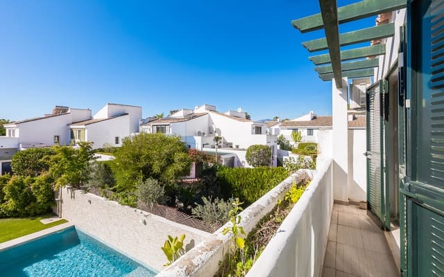 3 chambre Maison de Ville à vendre à San Pedro de Alcantara, Marbella avec piscine garage - 1 499 900 € (Ref: 9142697)