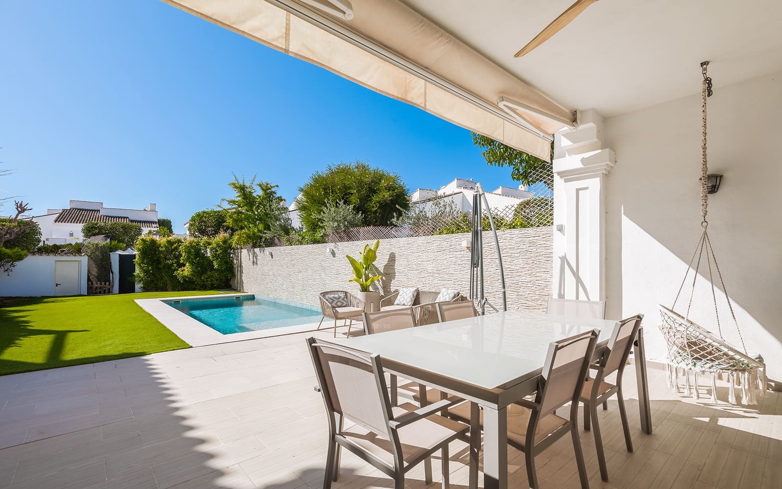 3 soveværelse Byhus til salg i San Pedro de Alcantara med swimmingpool garage - € 1.499.900 (Ref: 9142697)