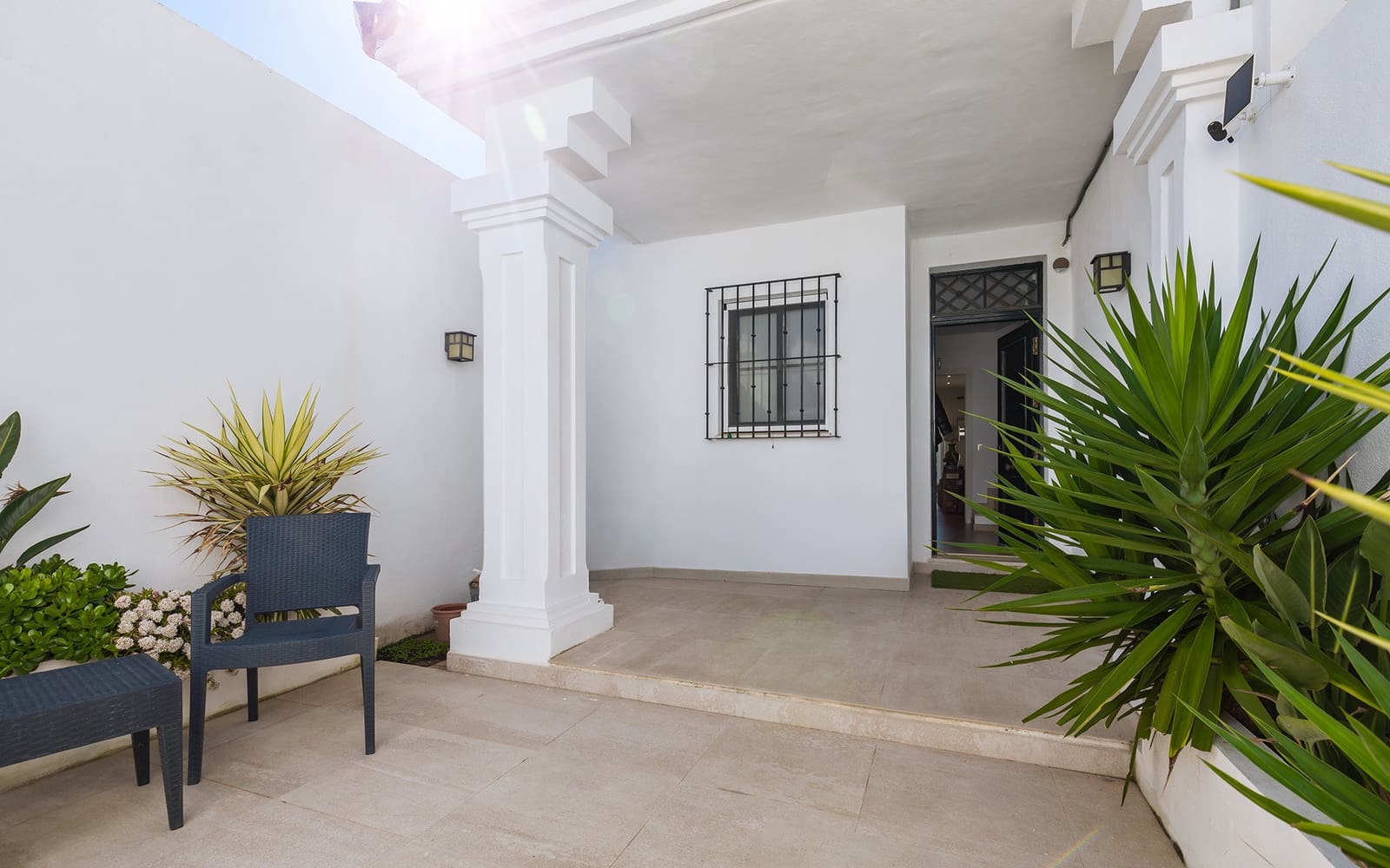 3 soveværelse Byhus til salg i San Pedro de Alcantara med swimmingpool garage - € 1.499.900 (Ref: 9142697)