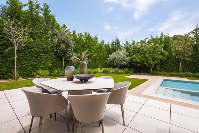5 slaapkamer Villa te koop in El Paraiso, Estepona met zwembad garage - € 2.495.000 (Ref: 9142698)