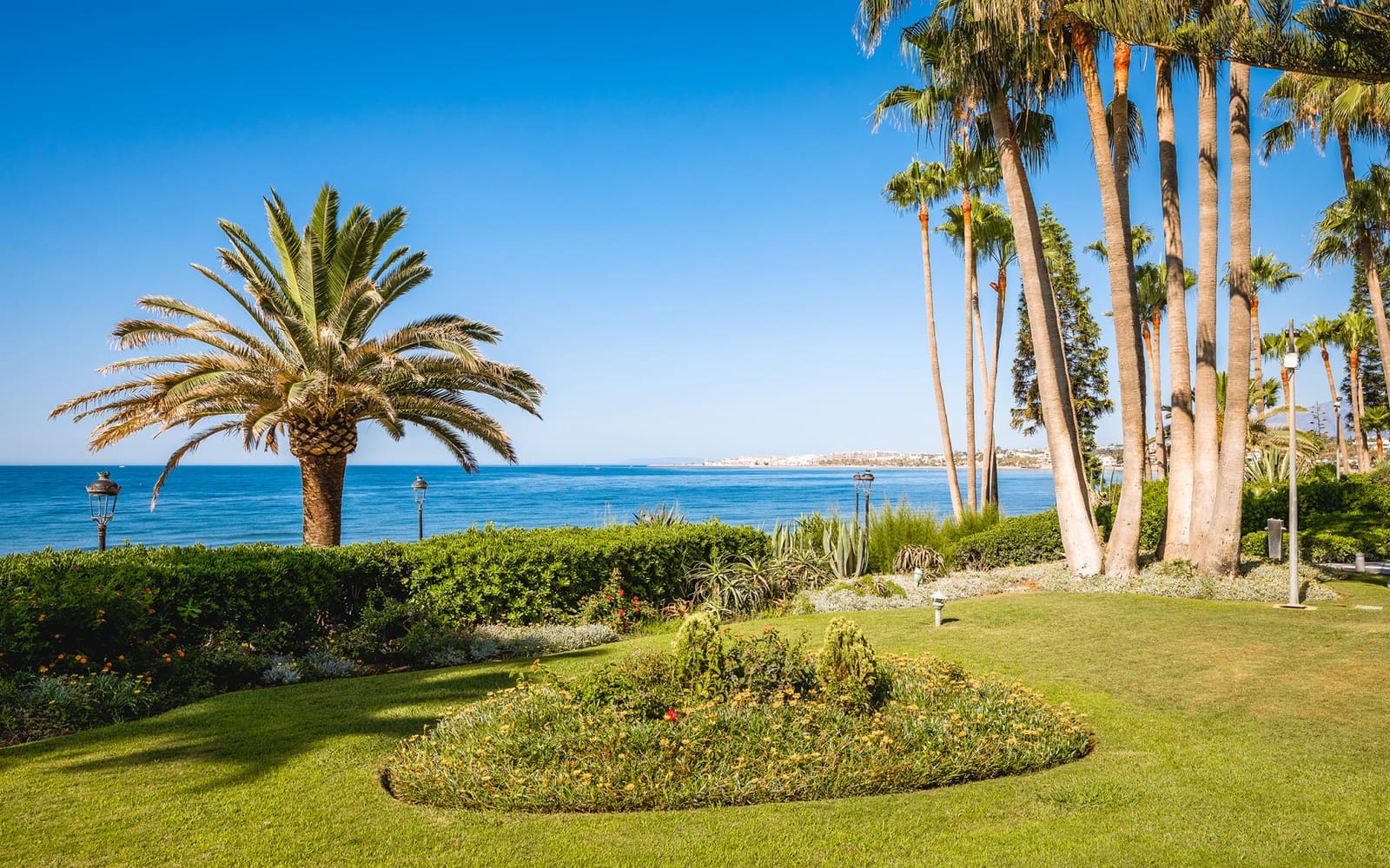 3 bedroom Apartment for sale in Marbella - € 3,850,000 (Ref: 9151769)