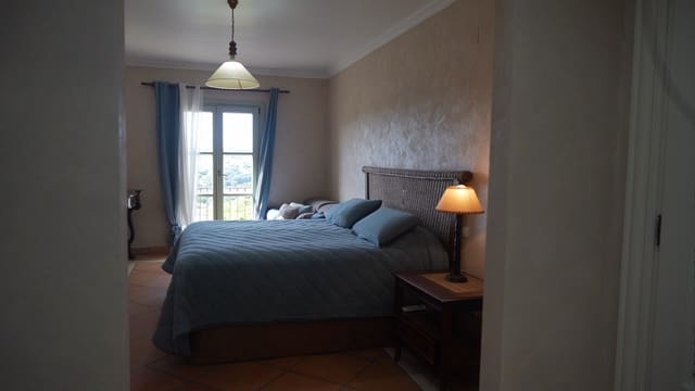 4 soveværelse Byhus til salg i Sotogrande Alto, San Roque med swimmingpool garage - € 790.000 (Ref: 9153701)