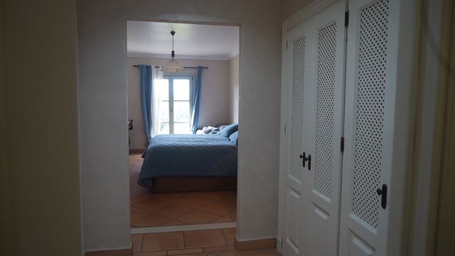 4 soveværelse Byhus til salg i Sotogrande Alto, San Roque med swimmingpool garage - € 790.000 (Ref: 9153701)