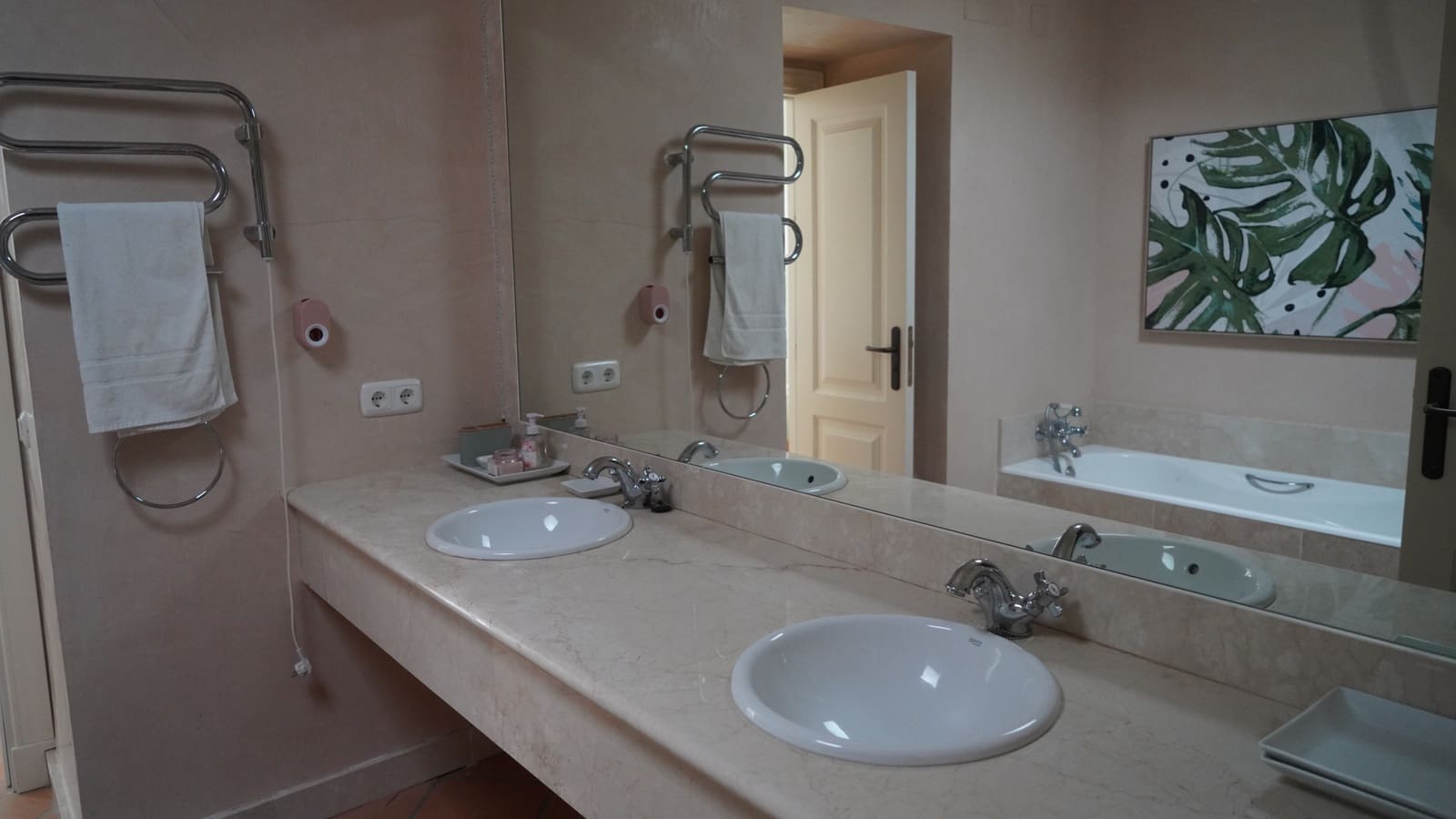 4 soveværelse Byhus til salg i Sotogrande med swimmingpool garage - € 790.000 (Ref: 9153701)