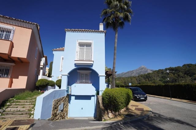 2 sovrum Hus till salu i Marbella med pool garage - 710 000 € (Ref: 9169419)