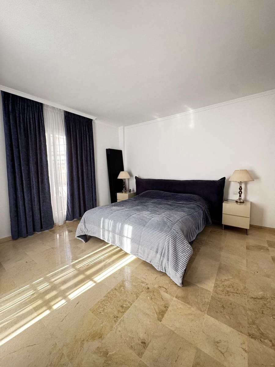 2 sovrum Hus till salu i Marbella med pool garage - 710 000 € (Ref: 9169419)