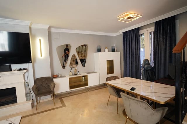 2 sovrum Hus till salu i Marbella med pool garage - 710 000 € (Ref: 9169419)