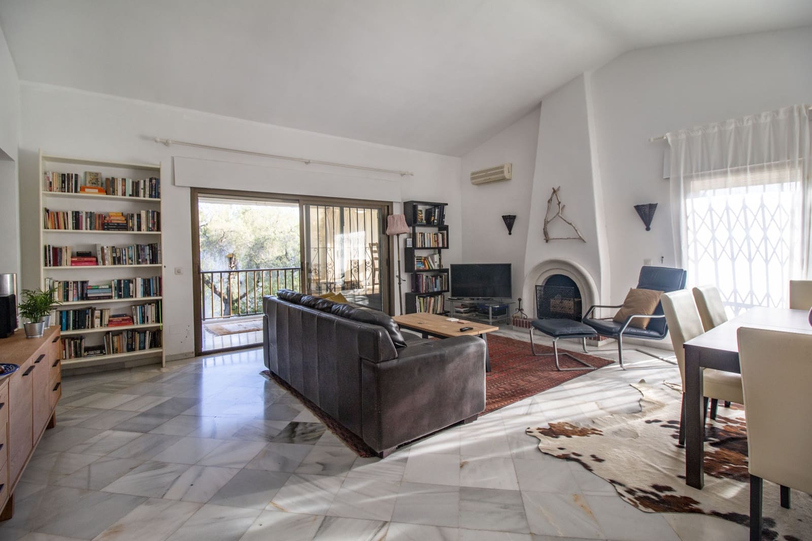 2 soverom Leilighet til salgs i New Golden Mile med svømmebasseng garasje - € 345 000 (Ref: 9300751)