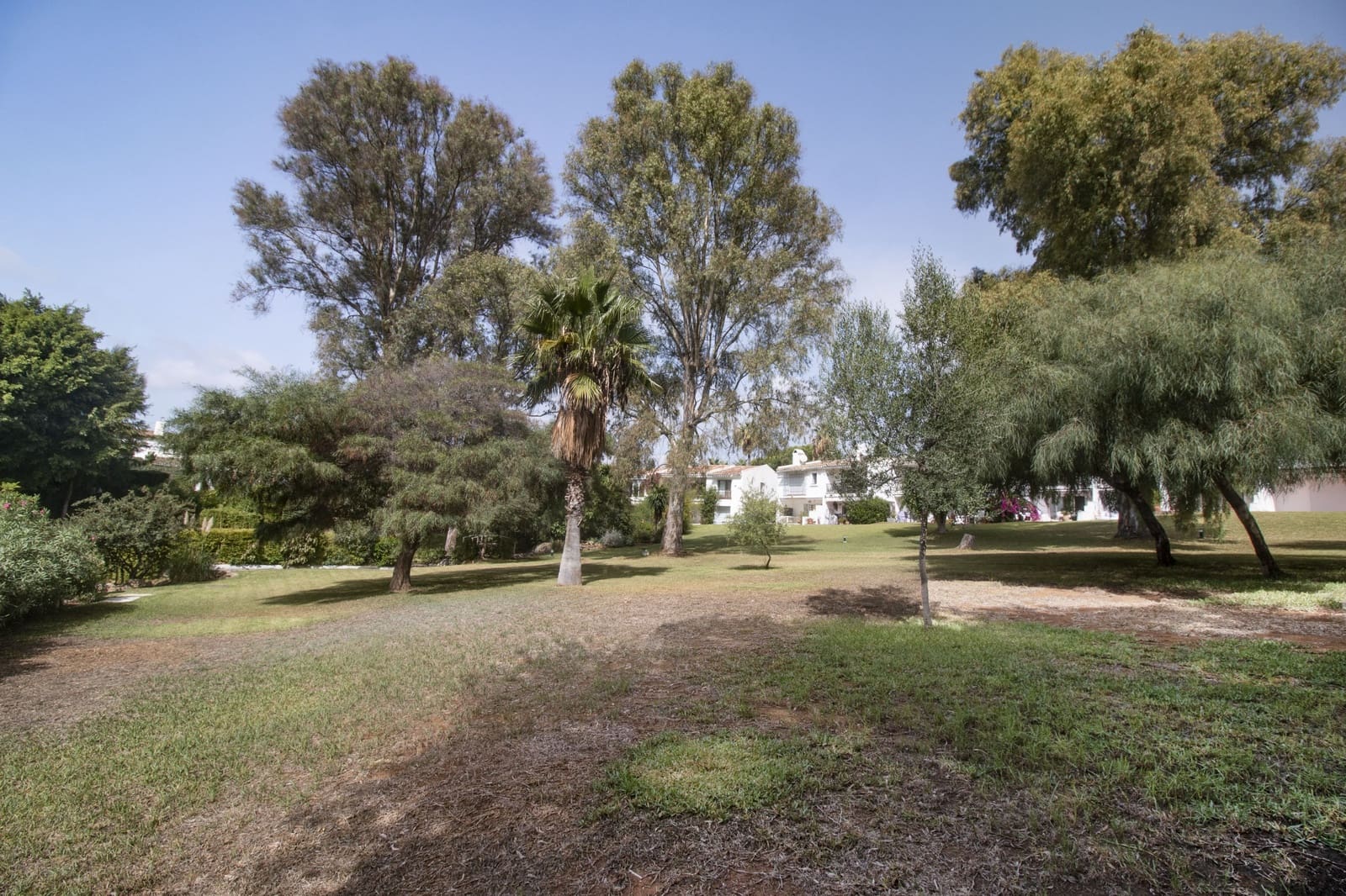 2 soverom Leilighet til salgs i New Golden Mile med svømmebasseng garasje - € 345 000 (Ref: 9300751)