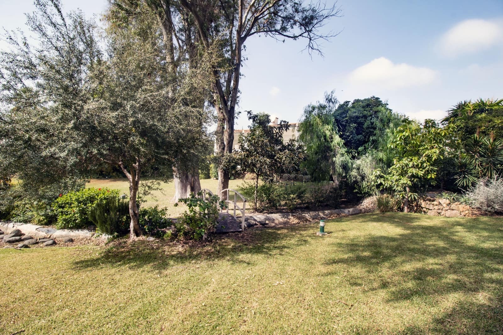 2 soverom Leilighet til salgs i New Golden Mile med svømmebasseng garasje - € 345 000 (Ref: 9300751)