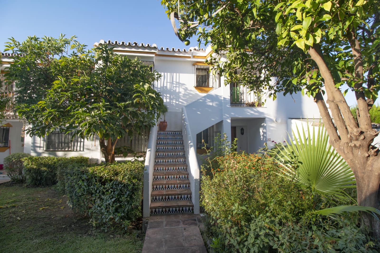 2 soverom Leilighet til salgs i New Golden Mile med svømmebasseng garasje - € 345 000 (Ref: 9300751)