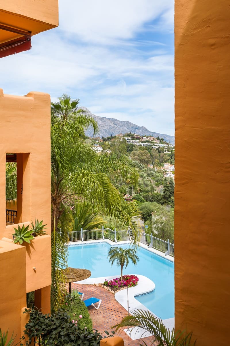 2 slaapkamer Appartement te koop in Benahavis met zwembad garage - € 525.000 (Ref: 9358888)