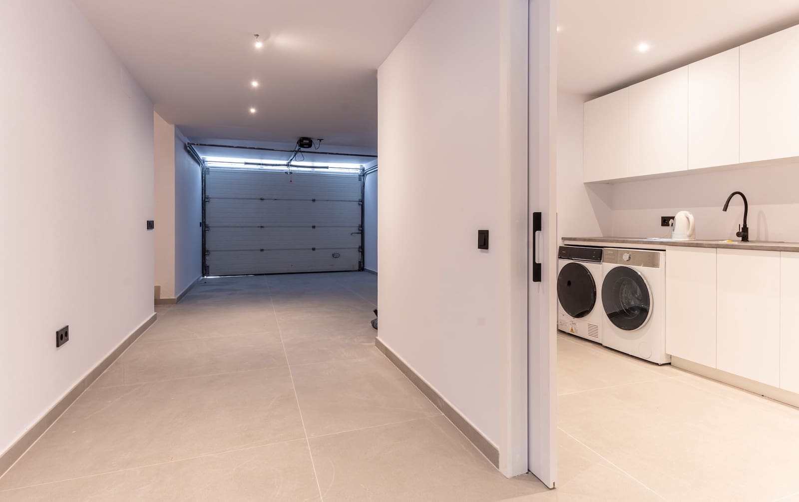 5 bedroom Villa for sale in Estepona with pool garage - € 3,495,000 (Ref: 9366969)