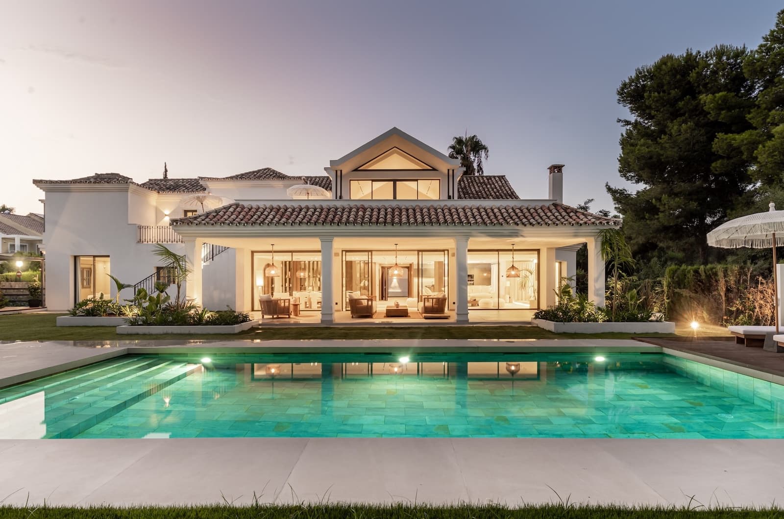 5 bedroom Villa for sale in Estepona with pool garage - € 3,495,000 (Ref: 9366969)