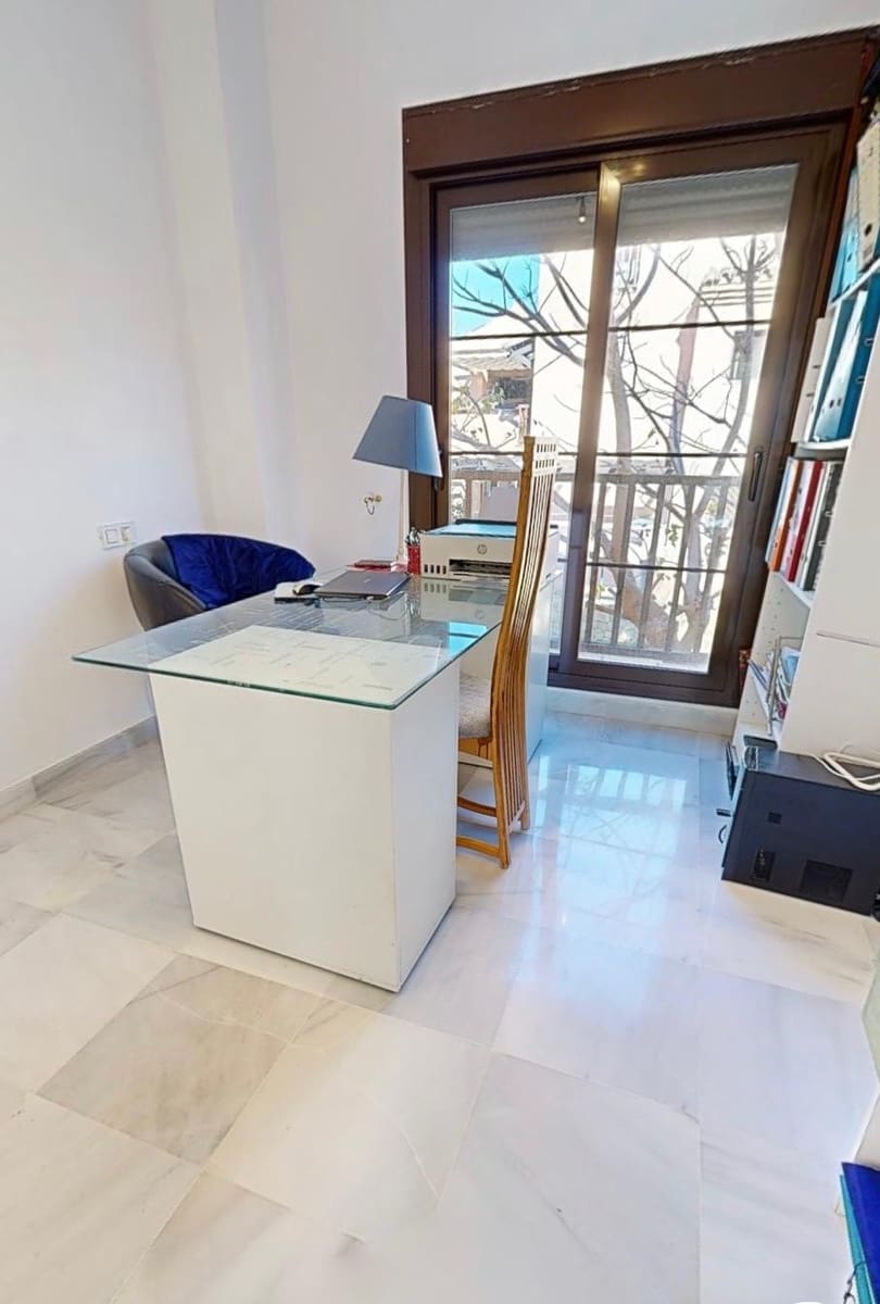 4 soveværelse Lejlighed til salg i Estepona med swimmingpool garage - € 850.000 (Ref: 9415482)
