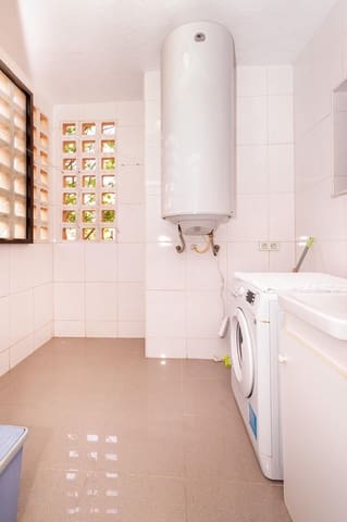 4 soveværelse Lejlighed til salg i Estepona med swimmingpool garage - € 850.000 (Ref: 9415482)