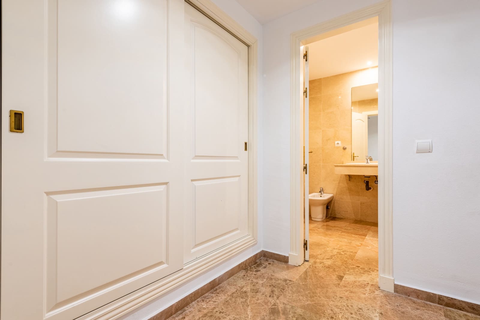 2 bedroom Apartment for sale in San Pedro de Alcantara with pool garage - € 550,000 (Ref: 9508390)