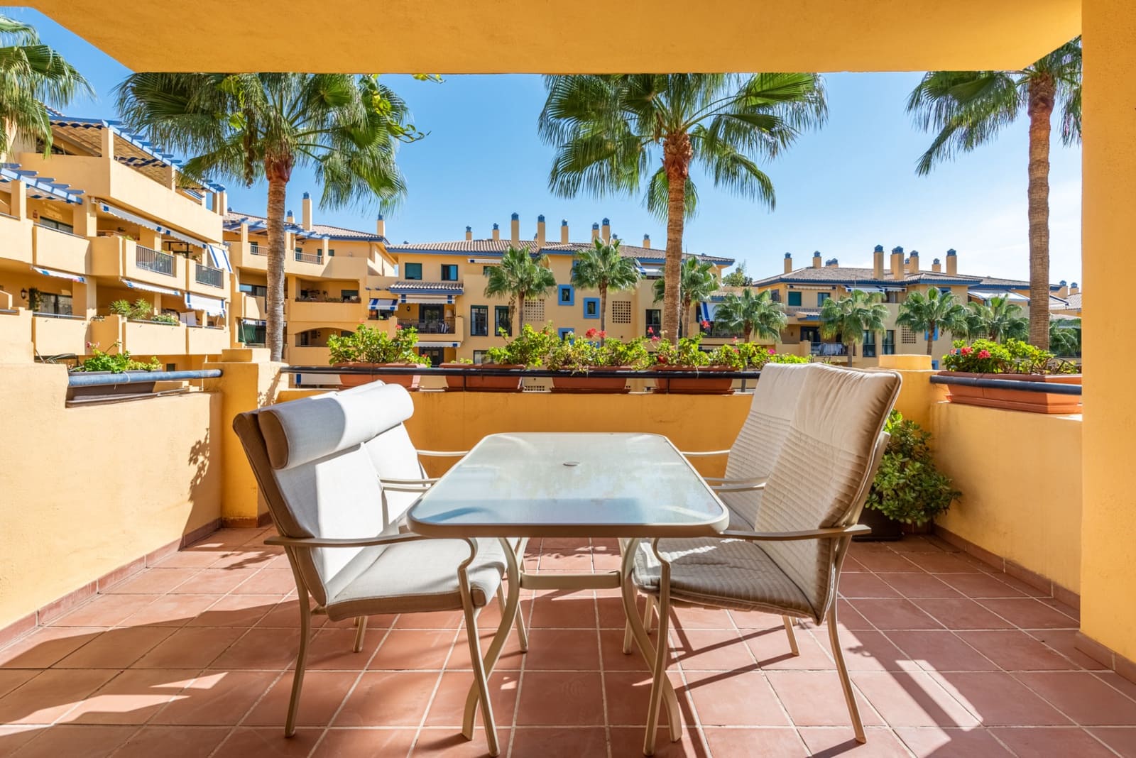 2 bedroom Apartment for sale in San Pedro de Alcantara with pool garage - € 550,000 (Ref: 9508390)
