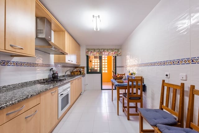 2 sovrum Lägenhet till salu i San Pedro de Alcantara, Marbella med pool garage - 575 000 € (Ref: 9508391)