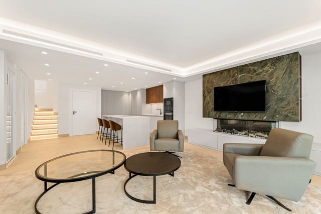 4 chambre Maison de Ville à vendre à El Velerín, Estepona avec piscine garage - 2 599 000 € (Ref: 9529447)