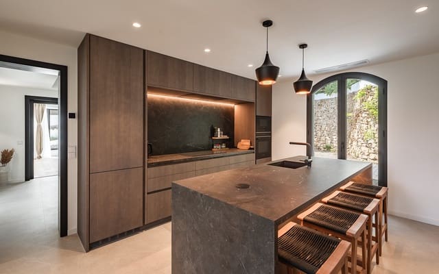 5 sypialnia Willa na sprzedaż w El Madroñal, Benahavís z basenem garażem - 3 985 000 € (Ref: 9543070)