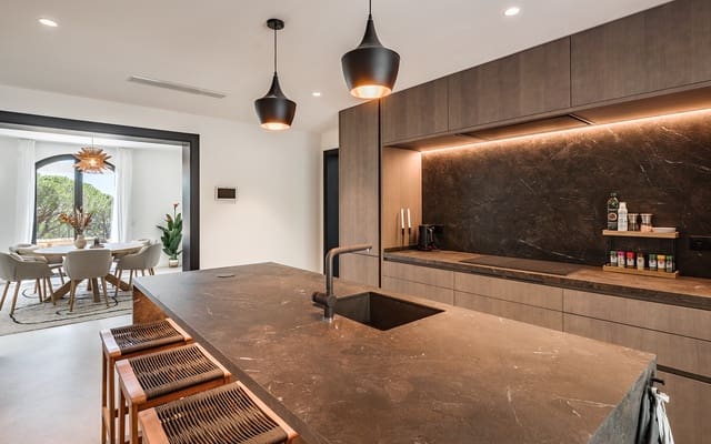 5 sypialnia Willa na sprzedaż w El Madroñal, Benahavís z basenem garażem - 3 985 000 € (Ref: 9543070)