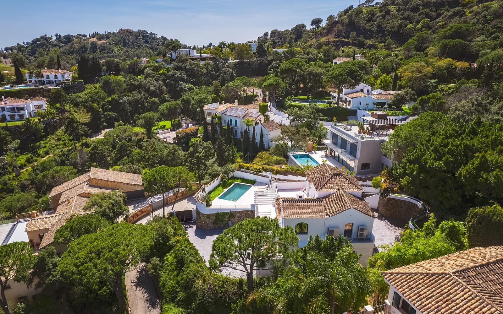 5 bedroom Villa for sale in El Madronal with pool garage - € 3,985,000 (Ref: 9543070)
