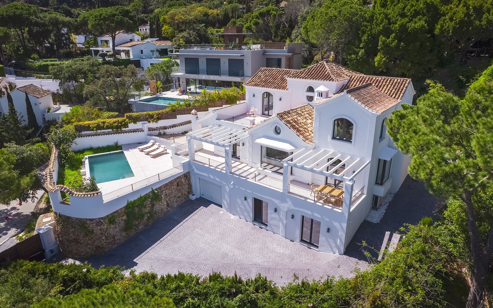 5 bedroom Villa for sale in El Madronal with pool garage - € 3,985,000 (Ref: 9543070)