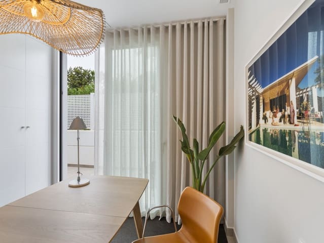 5 quarto Casa em Banda para venda em Marbella com piscina garagem - 1 150 000 € (Ref: 9547614)