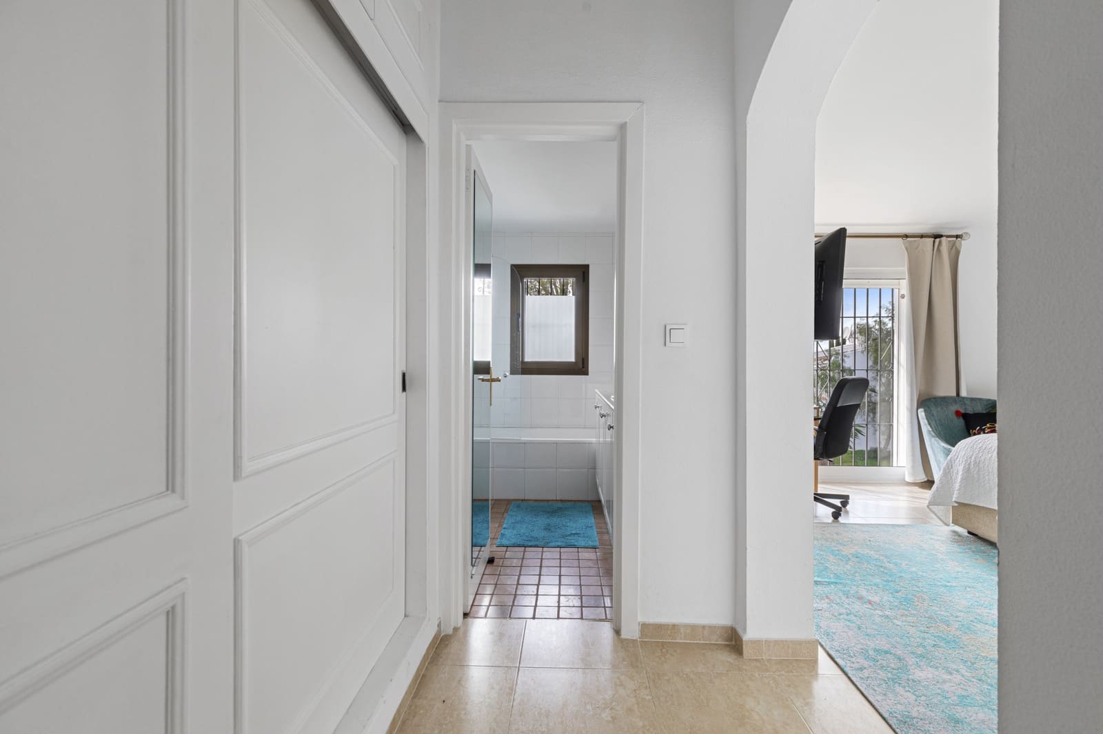 3 soveværelse Semi-Rækkehus til salg i New Golden Mile med swimmingpool garage - € 480.000 (Ref: 9560922)