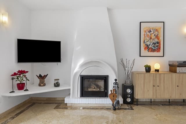 3 soveværelse Semi-Rækkehus til salg i Nueva Atalaya, Estepona med swimmingpool garage - € 480.000 (Ref: 9560922)