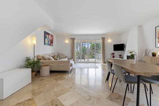 3 soveværelse Semi-Rækkehus til salg i Nueva Atalaya, Estepona med swimmingpool garage - € 480.000 (Ref: 9560922)