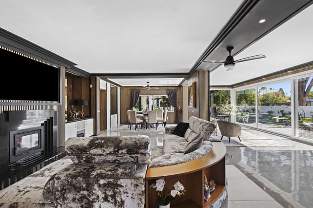 5 sypialnia Willa na sprzedaż w Estepona z basenem garażem - 4 350 000 € (Ref: 9627232)