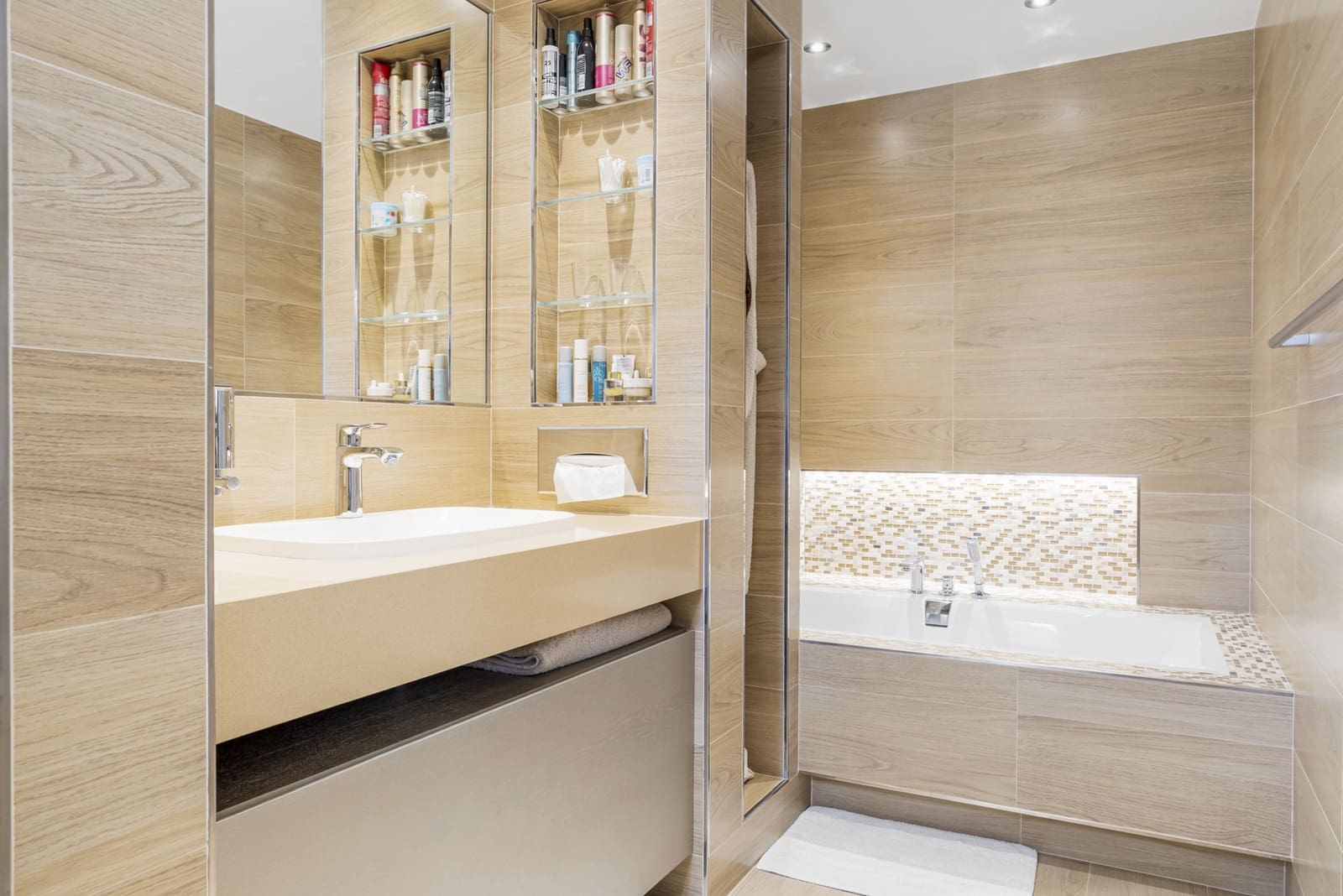 4 bedroom Penthouse for sale in Benahavis with pool garage - € 2,650,000 (Ref: 9669987)