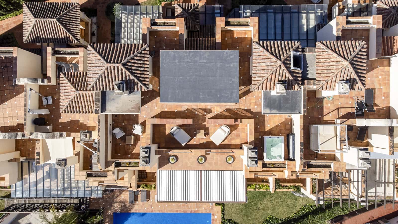 4 quarto Penthouse para venda em Benahavis com piscina garagem - 2 650 000 € (Ref: 9669987)