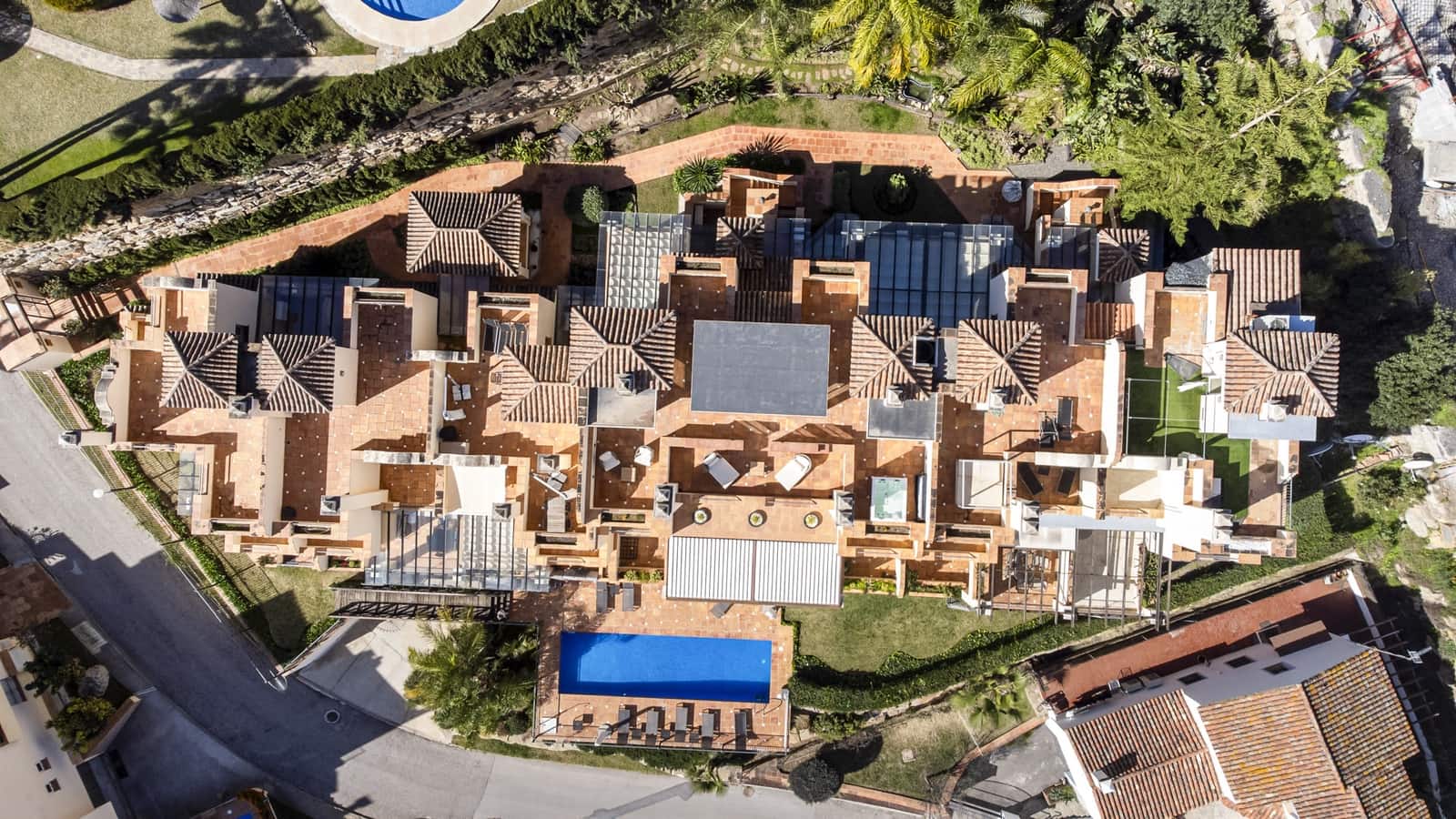4 quarto Penthouse para venda em Benahavis com piscina garagem - 2 650 000 € (Ref: 9669987)