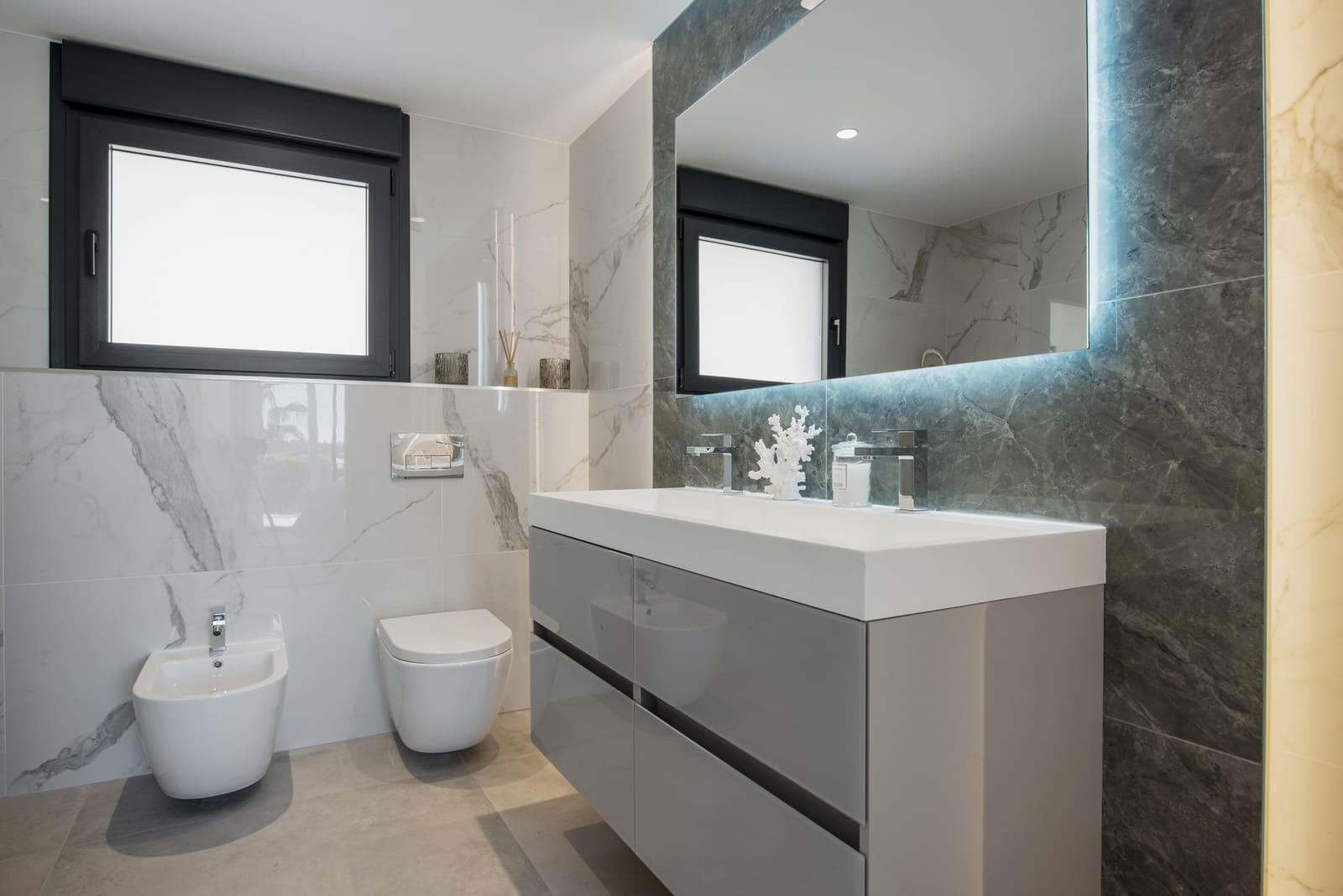 5 makuuhuone Huvila myytävänä paikassa Los Flamingos mukana uima-altaan 
autotalli - 3 495 000 € (Ref: 9794454)