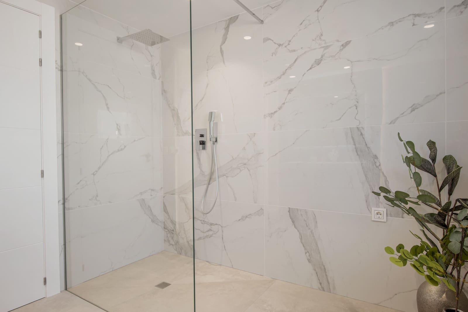 5 makuuhuone Huvila myytävänä paikassa Los Flamingos mukana uima-altaan 
autotalli - 3 495 000 € (Ref: 9794454)