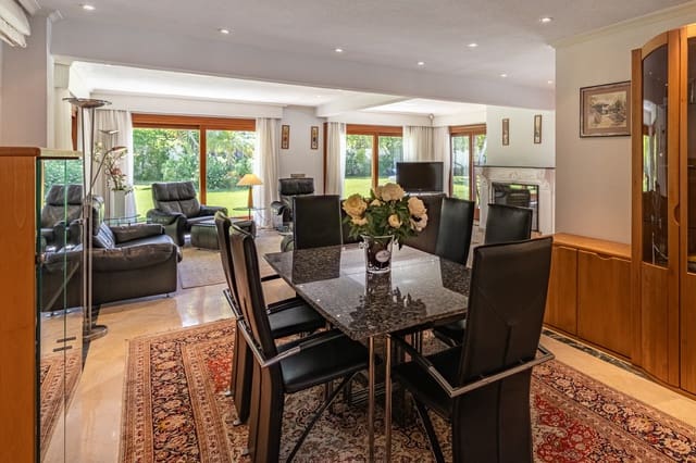 5 slaapkamer Villa te koop in Costalita, Estepona met zwembad garage - € 2.400.000 (Ref: 9794455)