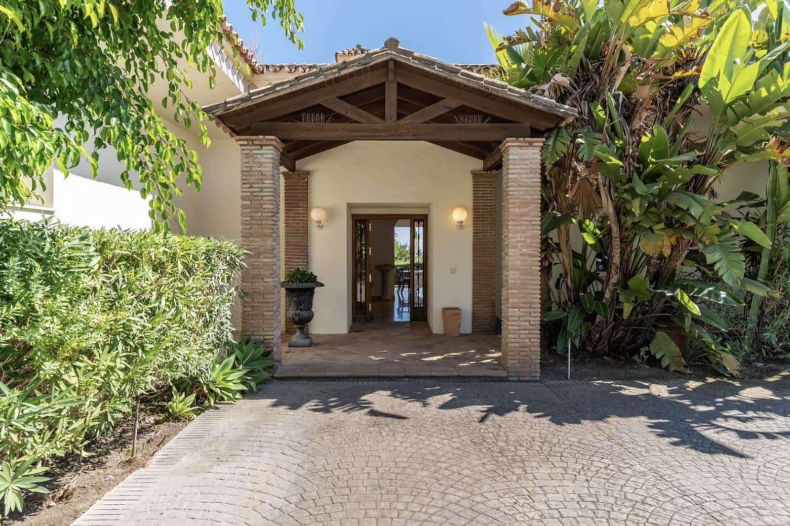 5 Zimmer Villa zu verkaufen in Benahavis mit Pool Garage - 4.499.000 € (Ref: 9798983)