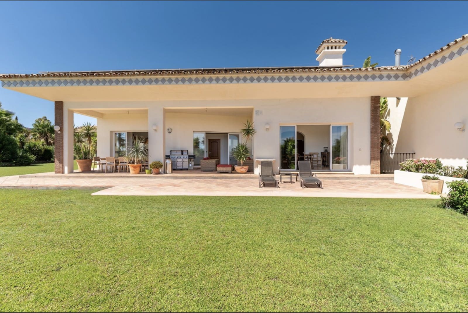 5 Zimmer Villa zu verkaufen in Benahavis mit Pool Garage - 4.499.000 € (Ref: 9798983)