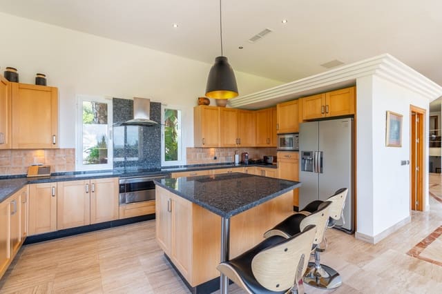 5 chambre Villa/Maison à vendre à Benahavís avec piscine garage - 4 499 000 € (Ref: 9798983)