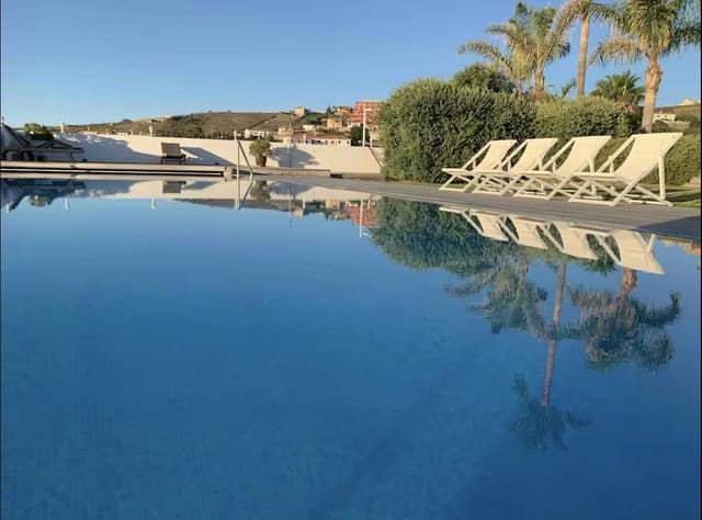 Chalet de 6 habitaciones en Manilva en venta con piscina garaje - 2.500.000 € (Ref: 9842695)