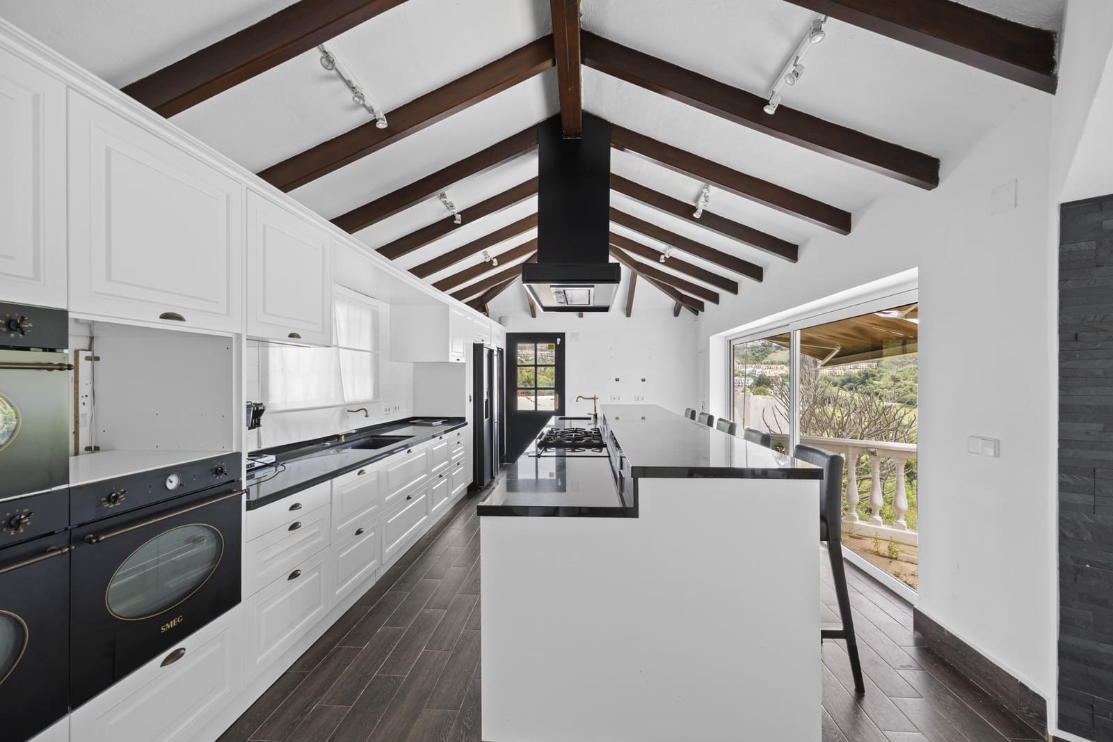 3 soveværelse Villa til salg i Benahavis med swimmingpool garage - € 2.650.000 (Ref: 9842696)