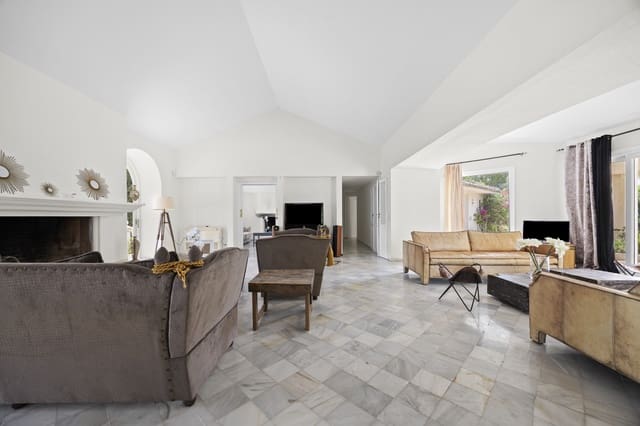 3 soveværelse Villa til salg i Benahavís med swimmingpool garage - € 2.650.000 (Ref: 9842696)