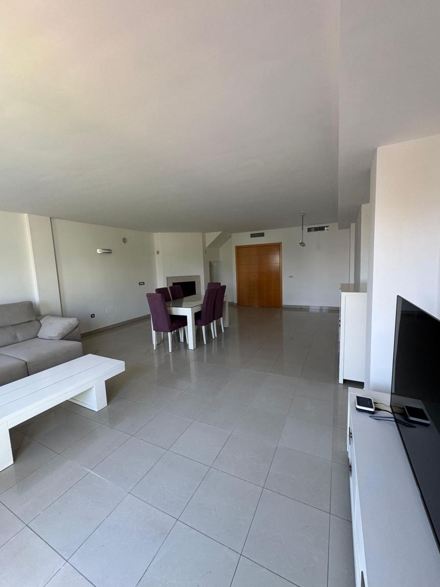 3 soveværelse Byhus til salg i Estepona med swimmingpool garage - € 559.000 (Ref: 9937644)