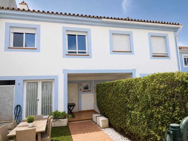 Casa de 3 habitaciones en Estepona en venta con piscina garaje - 559.000 € (Ref: 9937644)