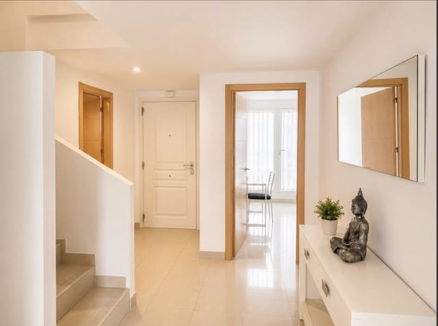 Casa de 3 habitaciones en Estepona en venta con piscina garaje - 559.000 € (Ref: 9937644)