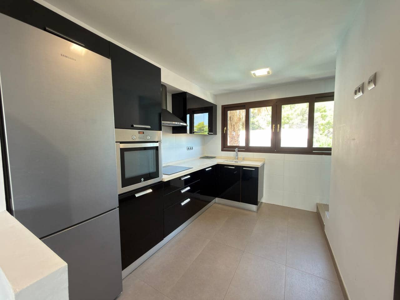 3 bedroom Townhouse for sale in Gandia with pool garage - € 599,000 (Ref: 9096642)